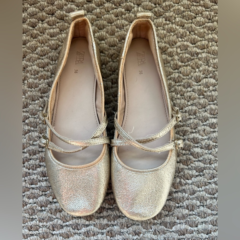 Zara Girls Gold Metallic Ballet Flats Size 36
